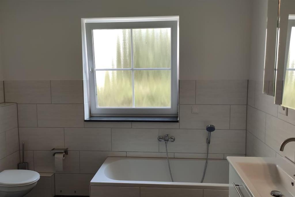Neue 90 Qm 2-Zimmerwohnung Naehe Koeln Odenthal Esterno foto